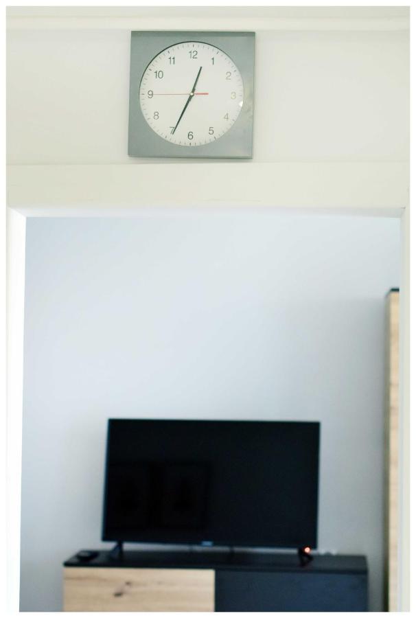 Color24 Centrum Nisko Apartment Екстериор снимка