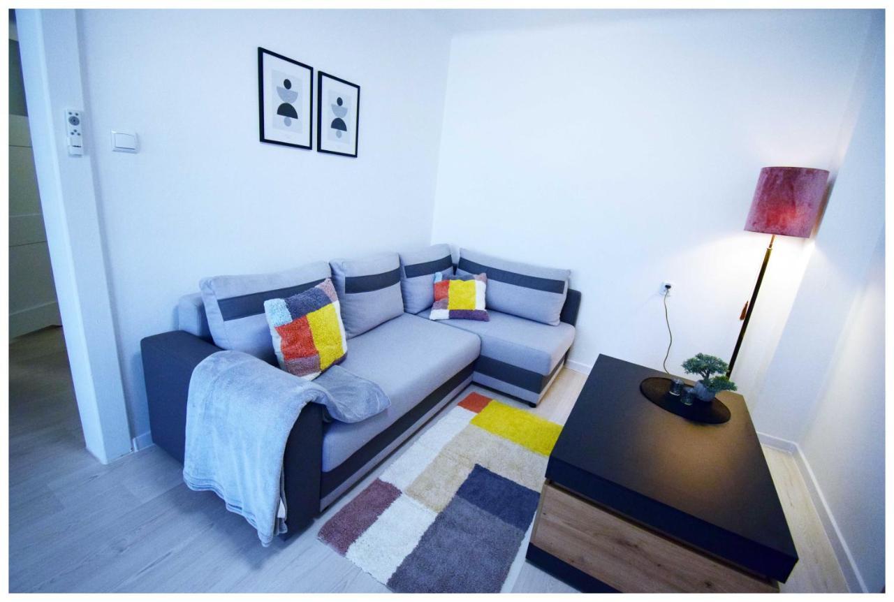 Color24 Centrum Nisko Apartment Екстериор снимка
