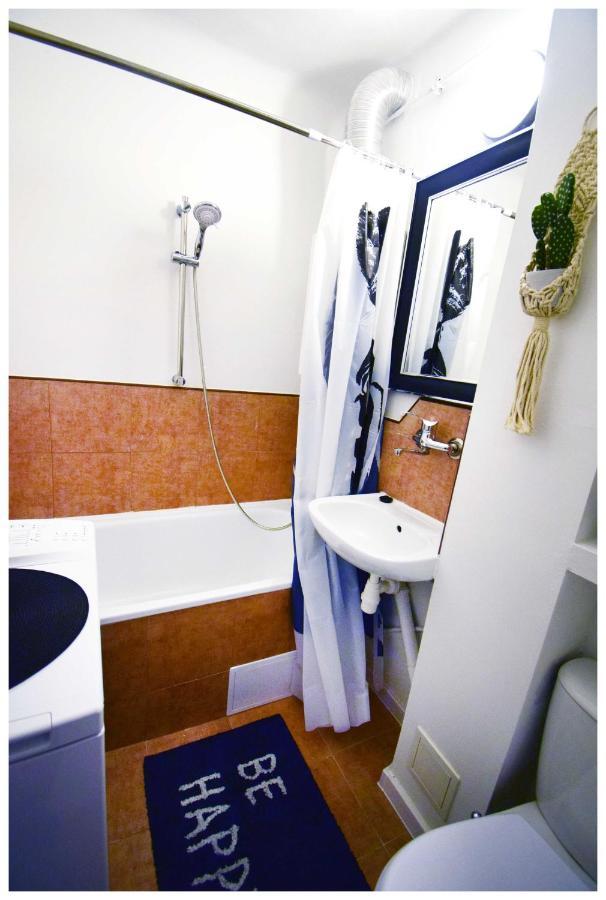 Color24 Centrum Nisko Apartment Екстериор снимка