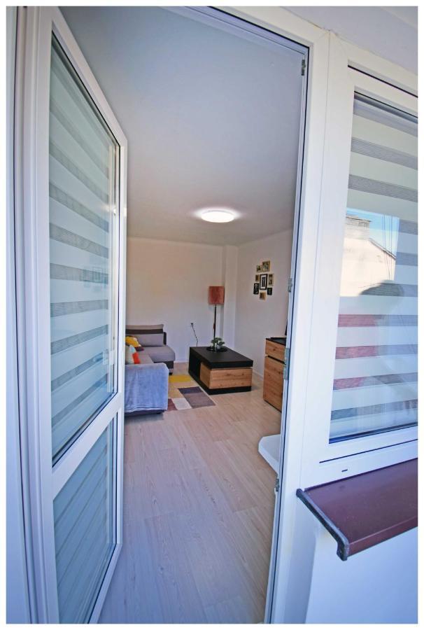 Color24 Centrum Nisko Apartment Екстериор снимка